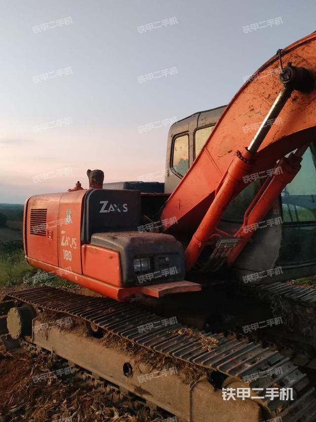 回转马达和主控阀（整机外观）