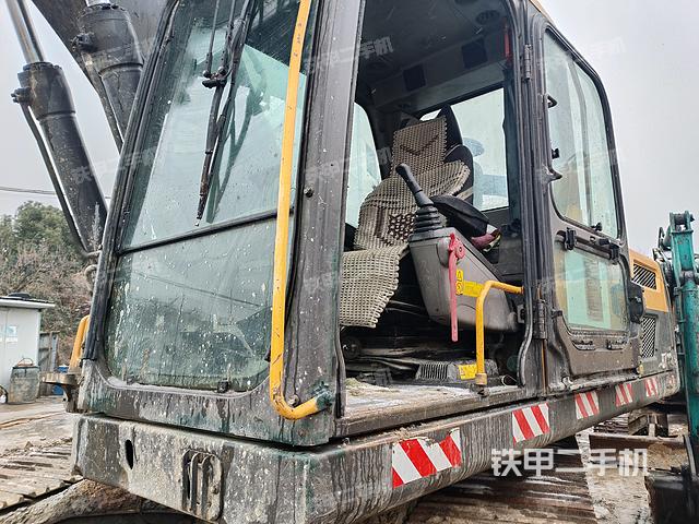 驾驶室整体（整机外观）