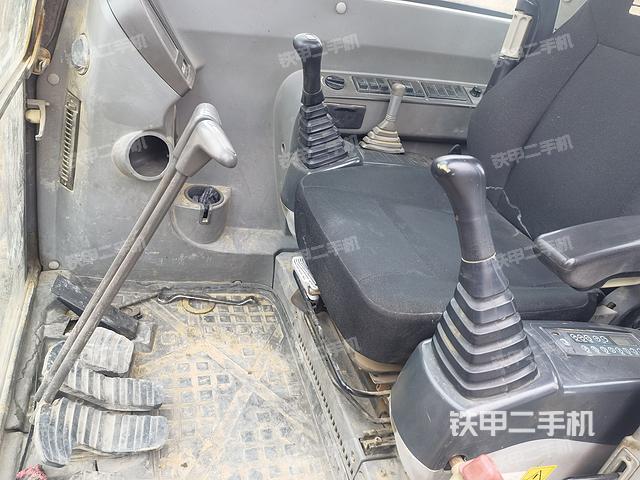 驾驶室整体（整机外观）