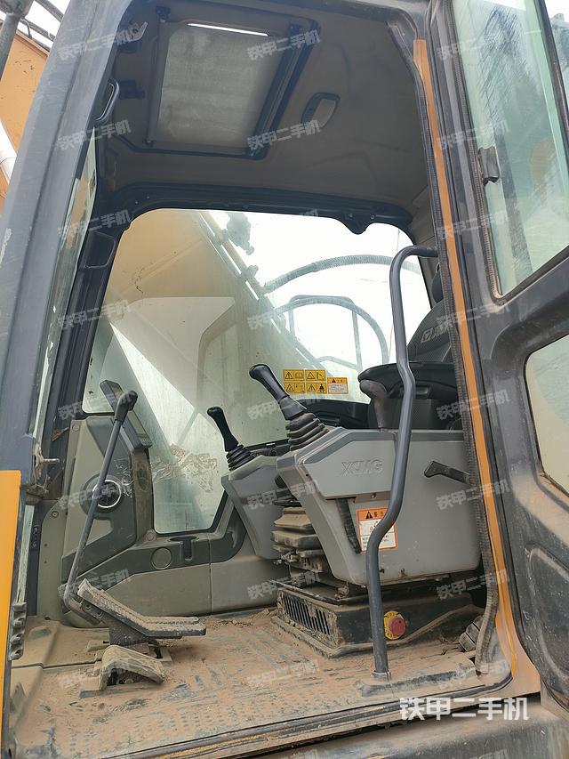 驾驶室整体（整机外观）