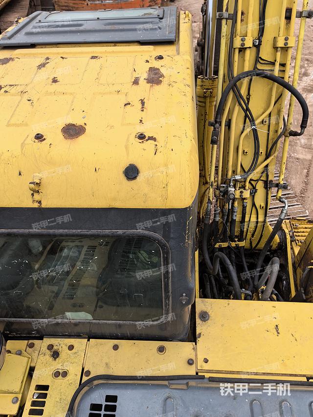 驾驶室顶部（整机外观）