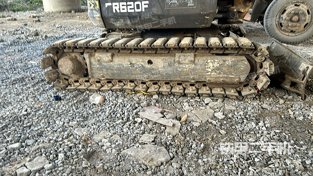 单侧履带整体（整机外观）