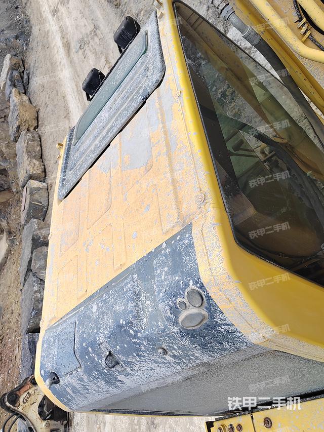 驾驶室顶部（整机外观）