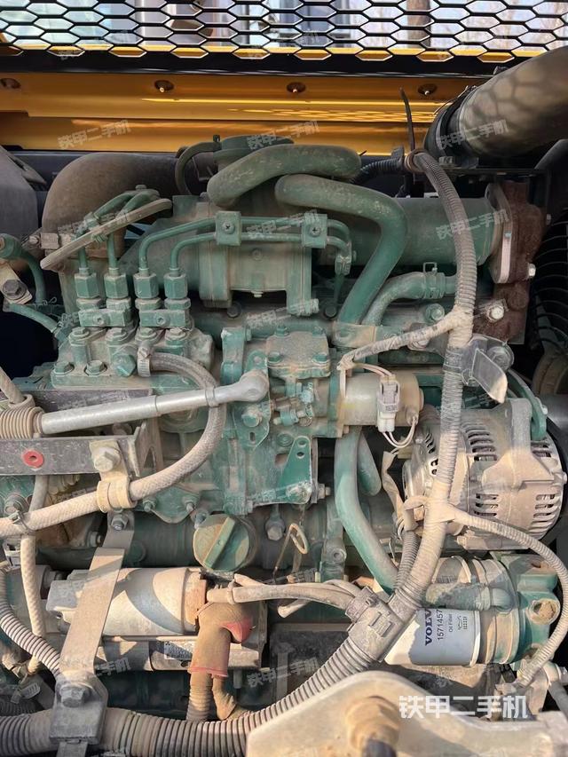 发动机整体俯视（整机外观）