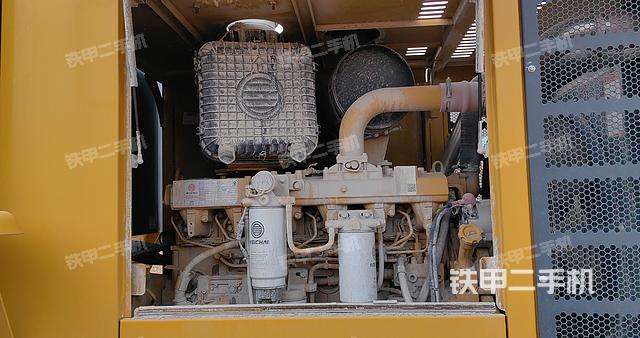 发动机左侧（整机外观及大件）