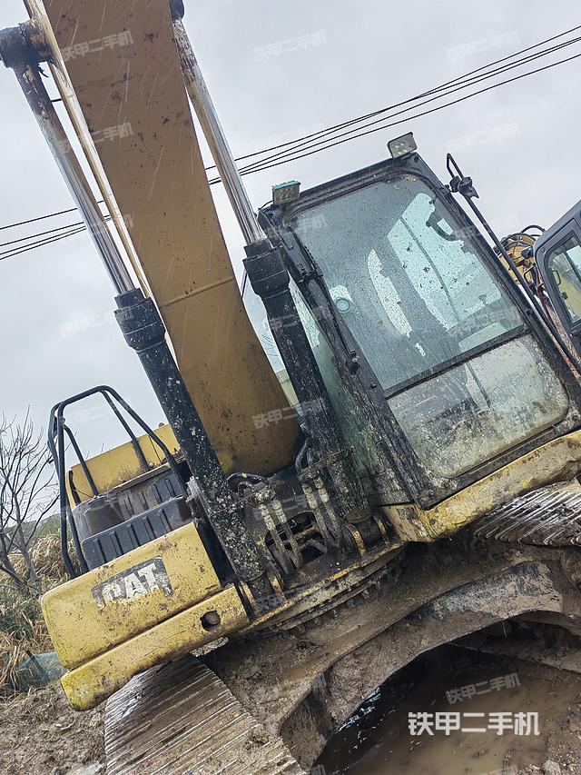 駕駛室頂部（整機(jī)外觀(guān)）