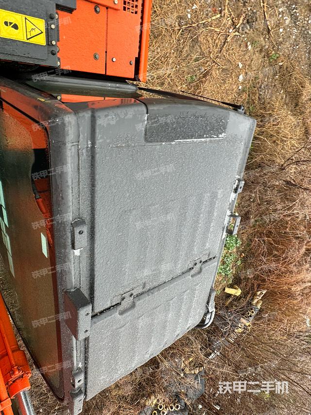 驾驶室顶部（整机外观）