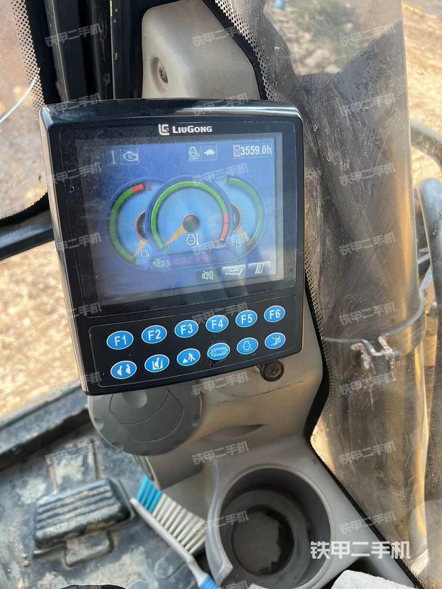 单侧履带整体（整机外观）