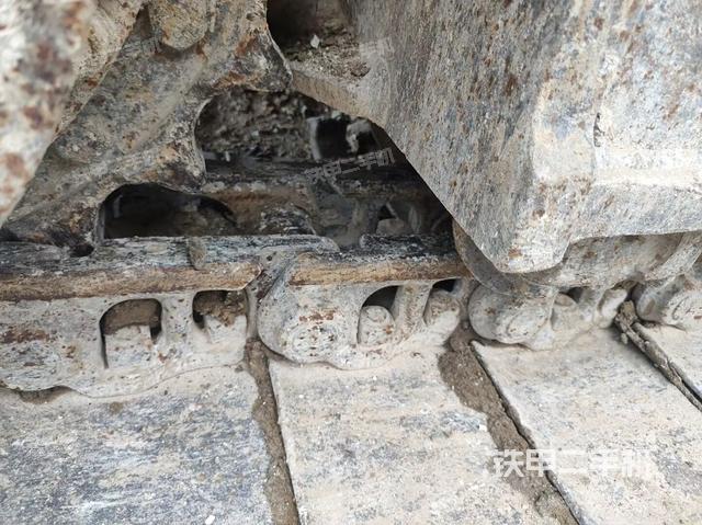 右驱动轮（行走机构）