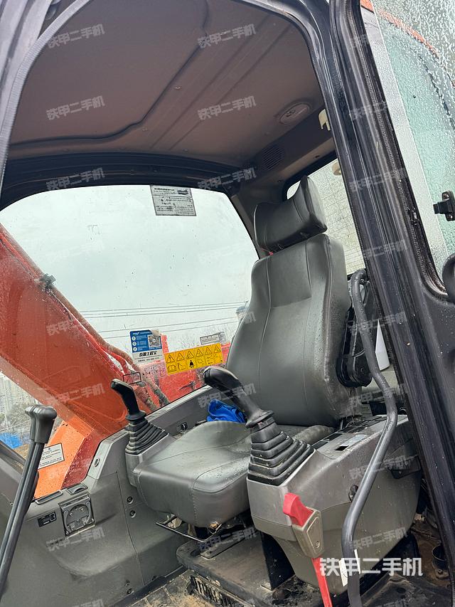 驾驶室整体（整机外观）