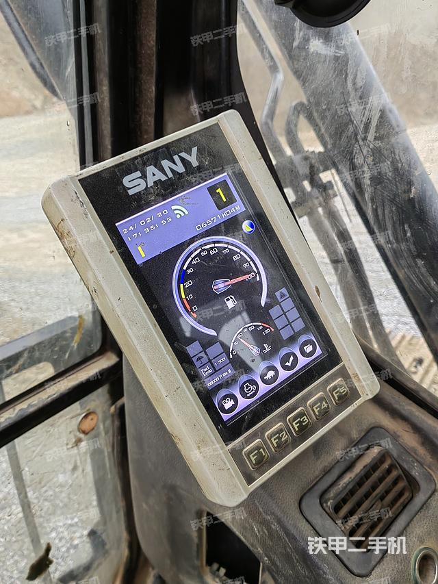 驾驶室整体（整机外观）