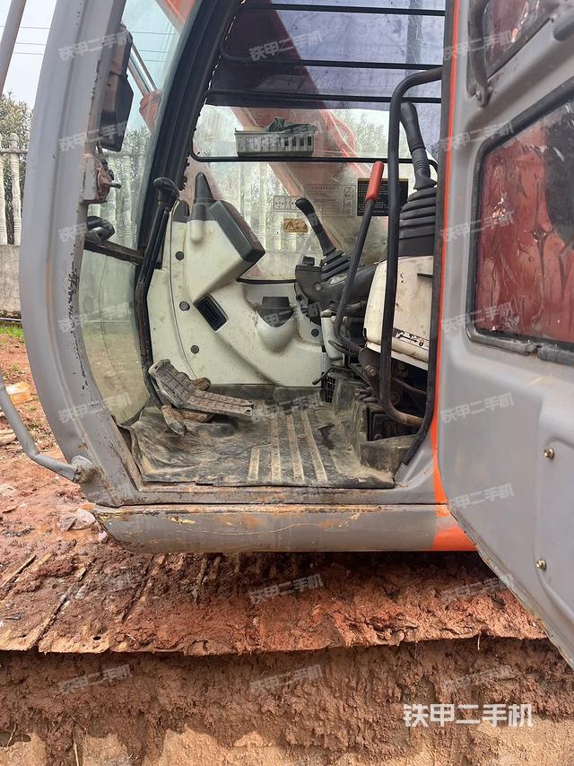 驾驶室整体（整机外观）