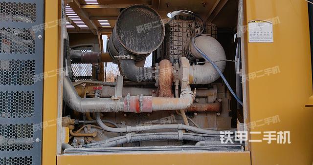 发动机右侧（整机外观及大件）