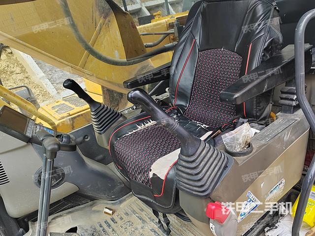 驾驶室整体（整机外观）