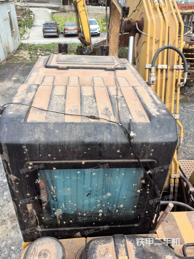 驾驶室顶部（整机外观）