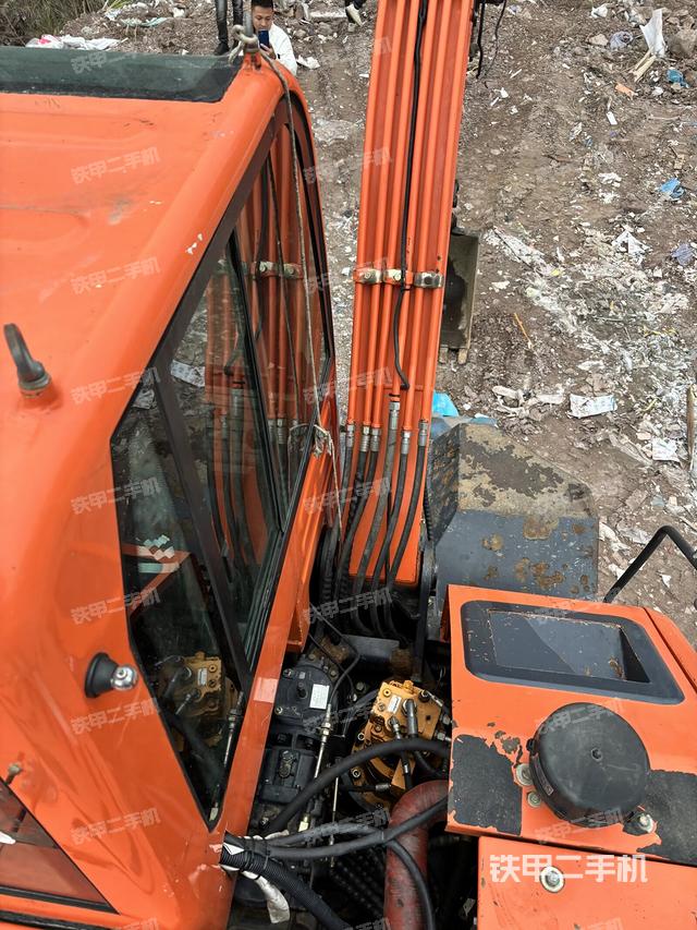 驾驶室整体（整机外观）