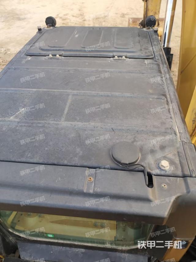 后窗玻璃角标（驾驶室部分）