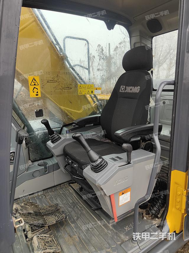 驾驶室整体（整机外观）