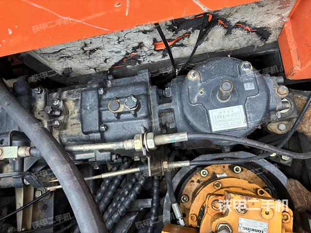 驾驶室顶部（整机外观）