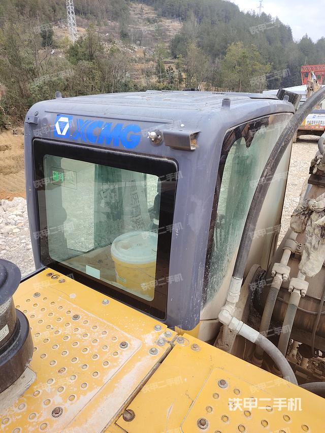 驾驶室顶部（整机外观）