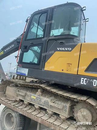 驻马店市出售 沃尔沃 EC75DAG 挖掘机