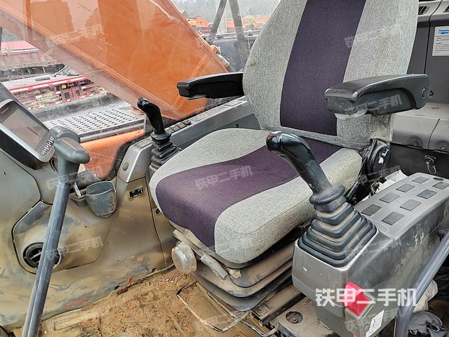 驾驶室整体（整机外观）