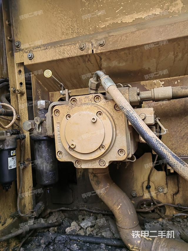 液壓泵艙室正面整體（整機(jī)外觀(guān)）