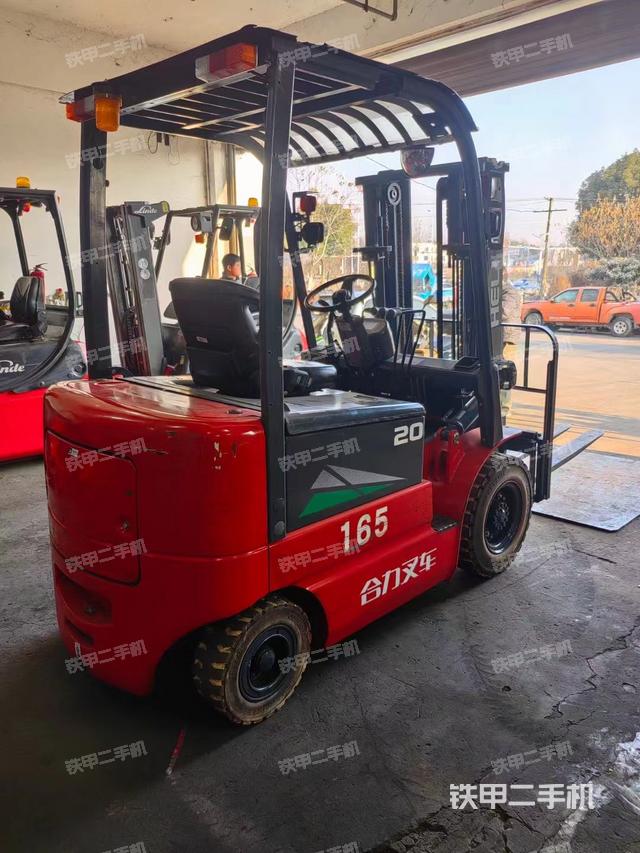 整机右后45°（设备外观及核心部件）