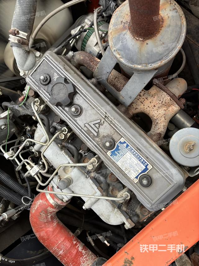 回转马达和主控阀（整机外观）