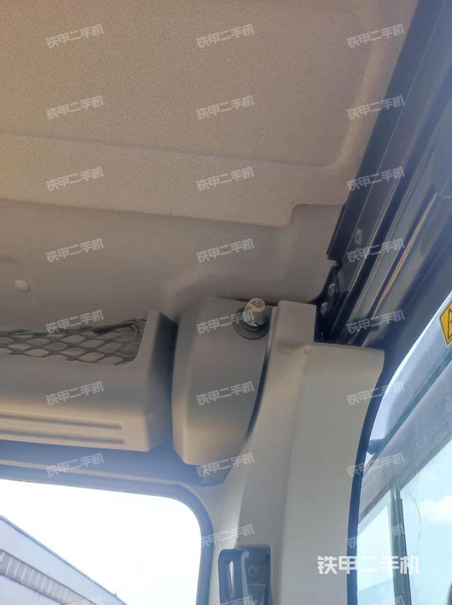 左后方玻璃角标（驾驶室部分）