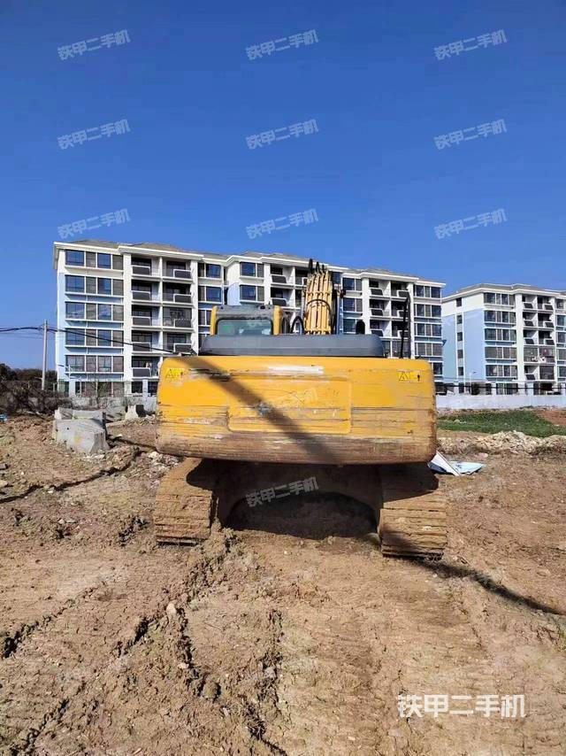 驾驶室顶部（整机外观）