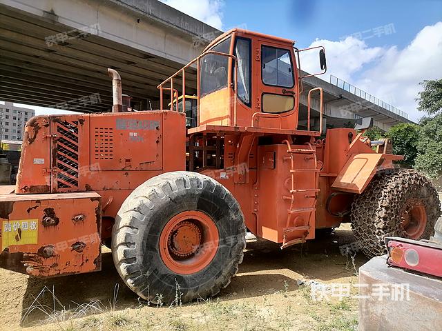 整机右侧（设备外观及核心部件）