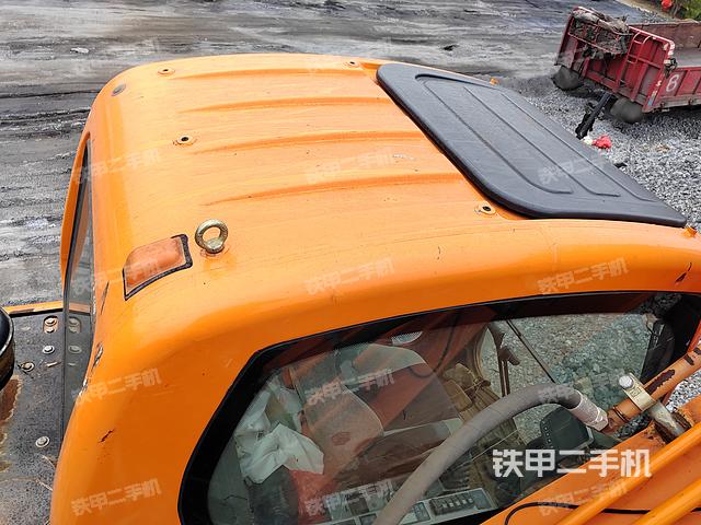 驾驶室顶部（整机外观）