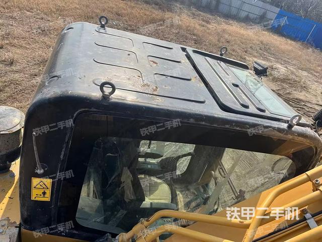 驾驶室顶部（整机外观）