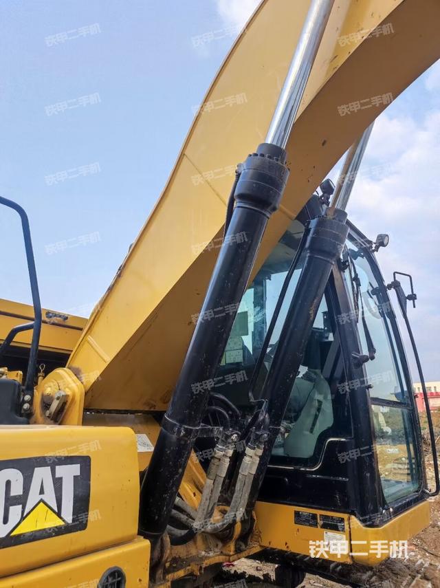 大臂整体 右侧（工作和回转装置）