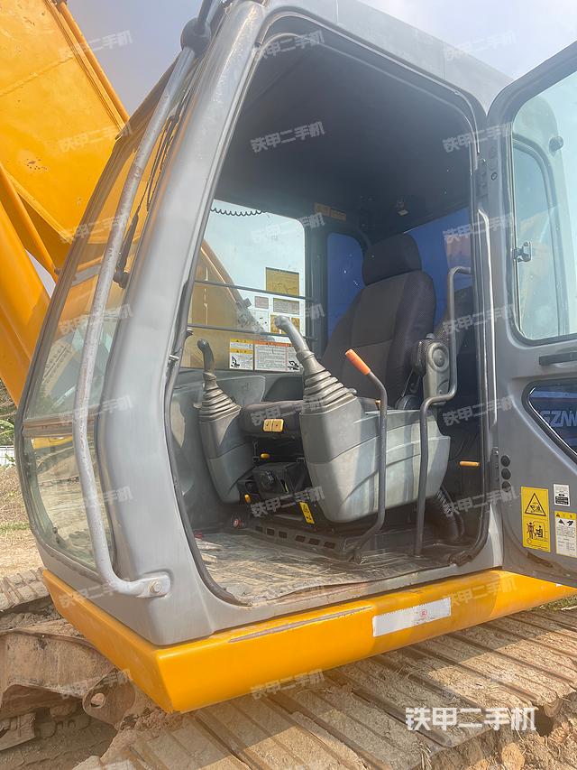 驾驶室整体（整机外观）