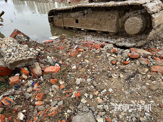 单侧履带整体（整机外观）