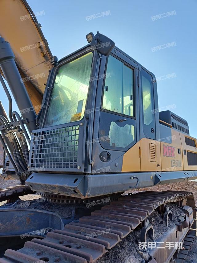 驾驶室整体（整机外观）