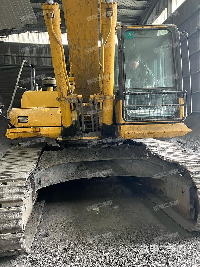 驾驶室整体（整机外观）