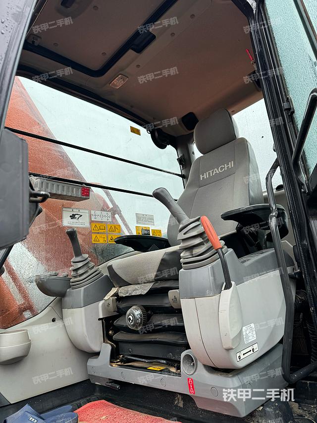 驾驶室整体（整机外观）