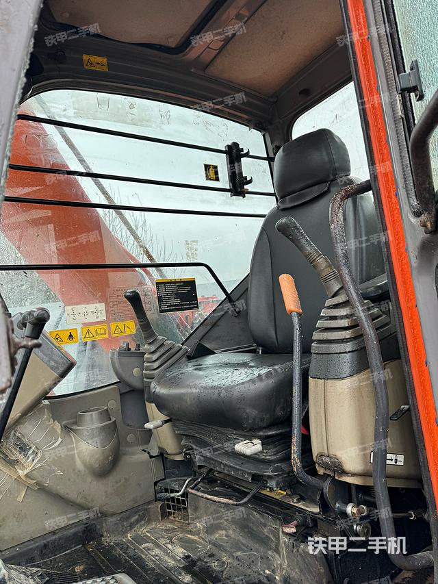 驾驶室整体（整机外观）