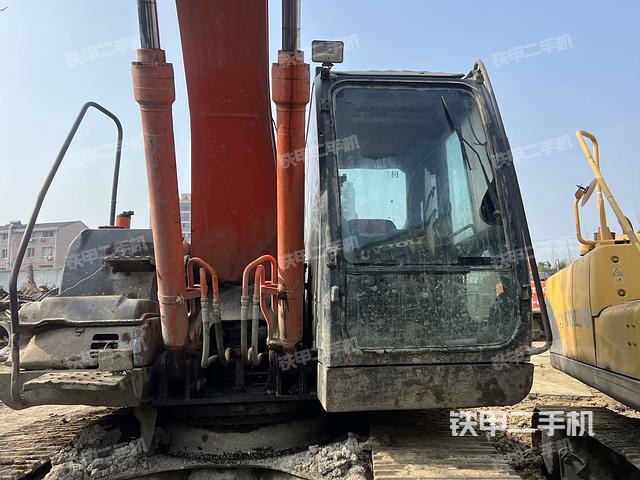 驾驶室整体（整机外观）