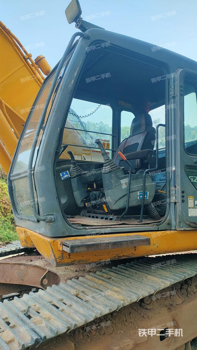 驾驶室整体（整机外观）