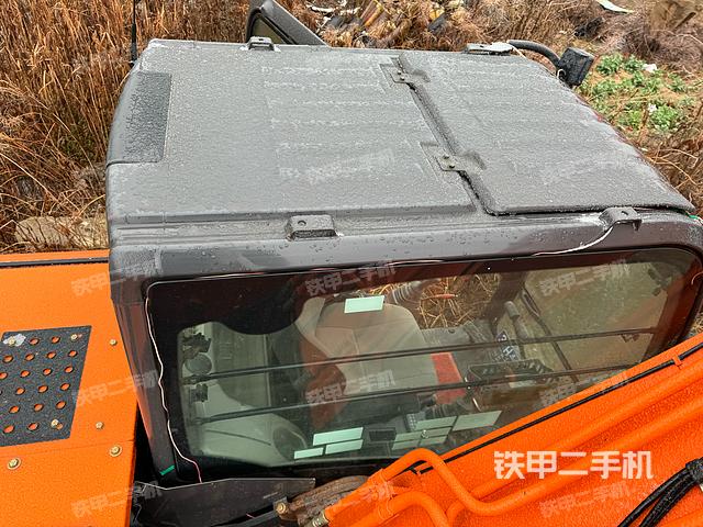 驾驶室顶部（整机外观）