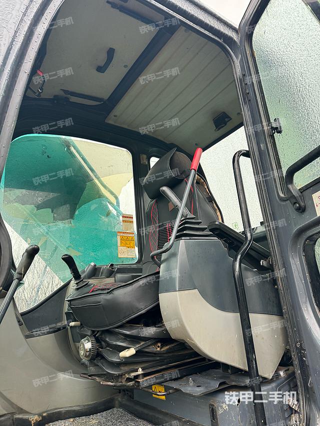 驾驶室整体（整机外观）