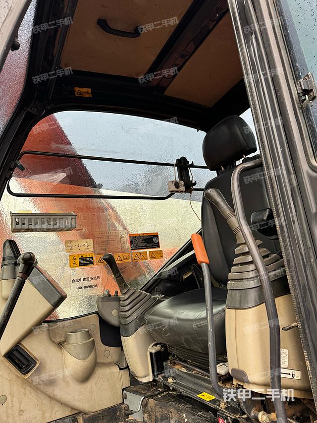 驾驶室整体（整机外观）