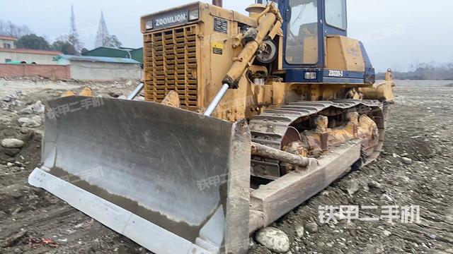 整机右侧（设备外观及核心部件）