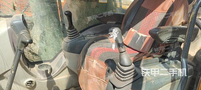 驾驶室整体（整机外观）