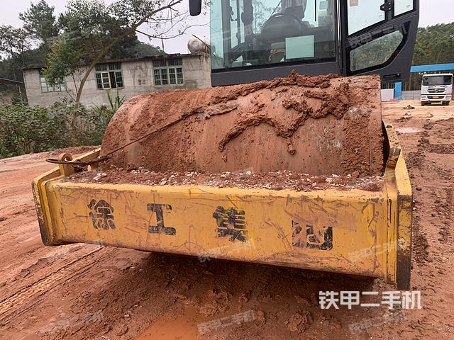 整机左侧（设备外观及核心部件）