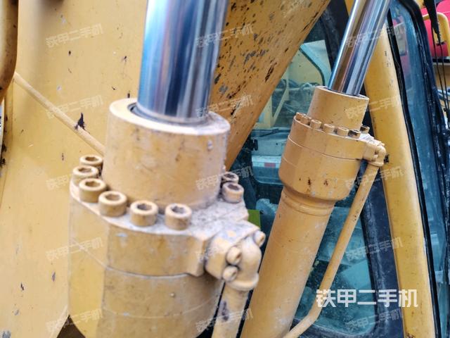 铲斗右后整体（工作和回转装置）